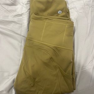 Lululemon size 6 leggings